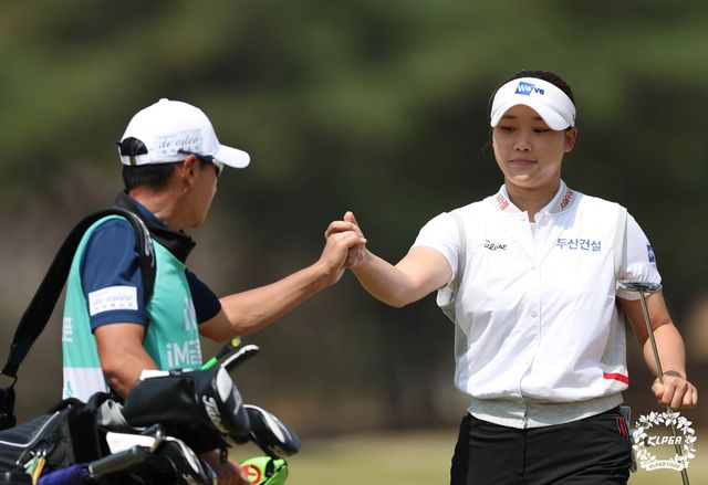 김민솔(오른쪽)