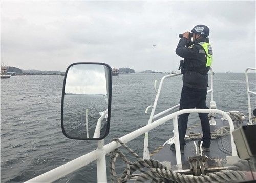 실종 잠수부 수색 중인 해경