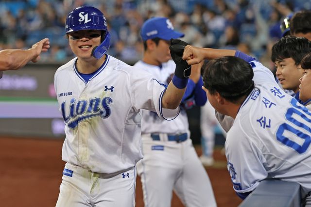 삼성 박승규(왼쪽)