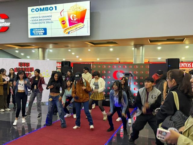 K팝 댄스 중인 볼리비아 청소년들