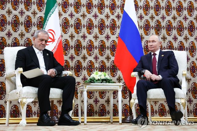 페제시키안 이란 대통령과 푸틴 러시아 대통령
