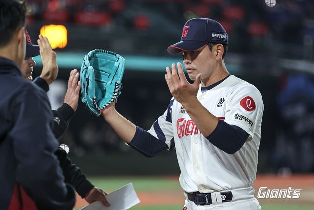 롯데 자이언츠 좌완 김진욱