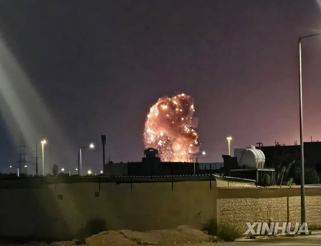 지난달 18일(현지시간) 사우디아라비아 리야드 방공망이 미사일을 요격하고 있다. 