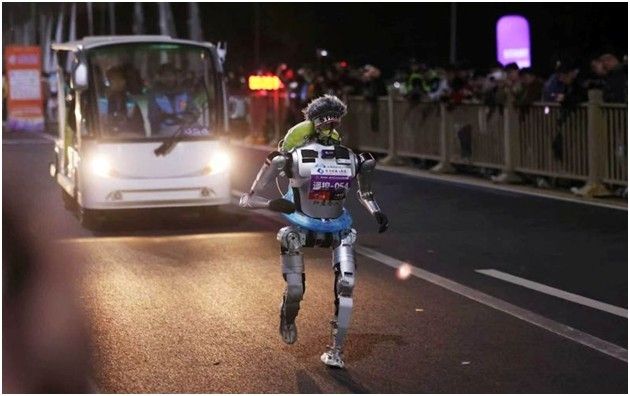 중국 휴머노이드 하프 마라톤 예행 연습