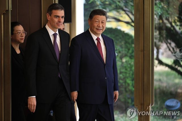 작년 4월 방중해 시진핑 중국 국가주석 만난 페드로 산체스 스페인 총리