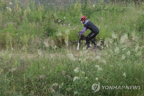 자전거 타는 전주시민