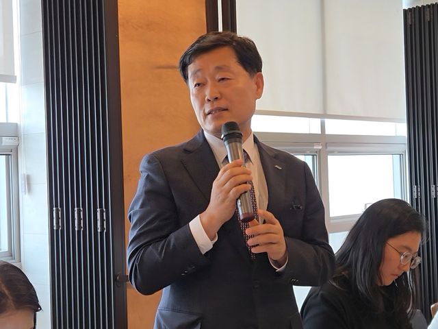 14일 기자간담회 하는 정왕국 SR 사장