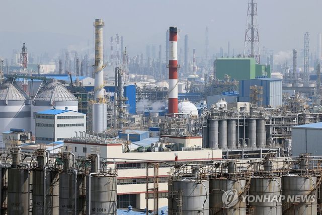 중동사태 영향 받는 여수 석유화학단지