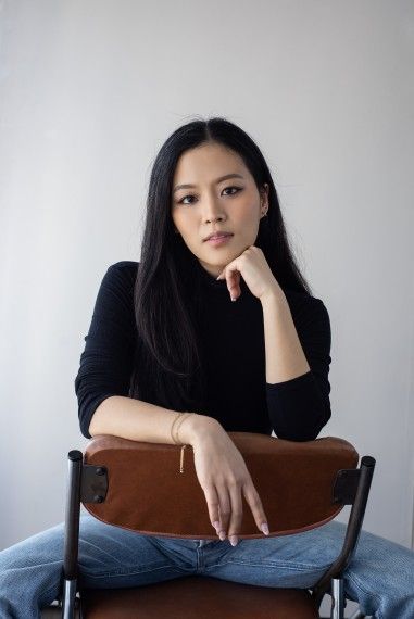 '눈알이 제일 맛있단다'를 펴낸 소설가 모니카 김