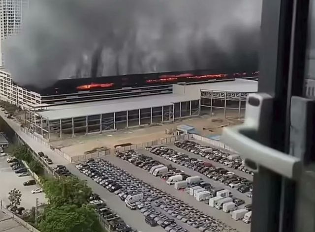 중국 BYD 차량보관시설 화재 현장