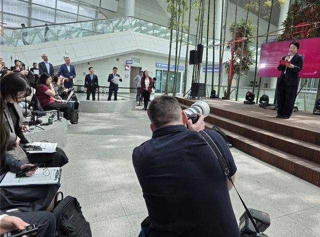 취항 기자간담회 취재하는 영국 언론 [사진/성연재 기자] 