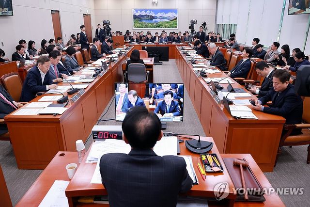 국회 외통위 전체회의