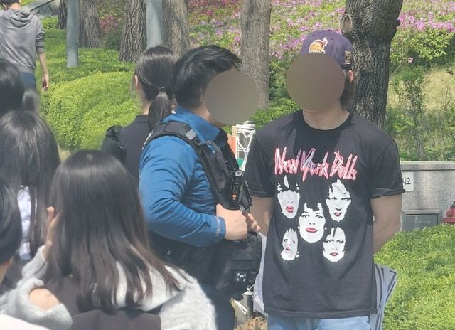 15일 연세대 '팔레스타인 유인물' 소동에 경찰이 출동한 모습