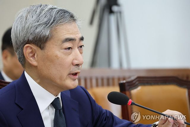 질의에 답하는 신현송 한국은행 총재 후보자