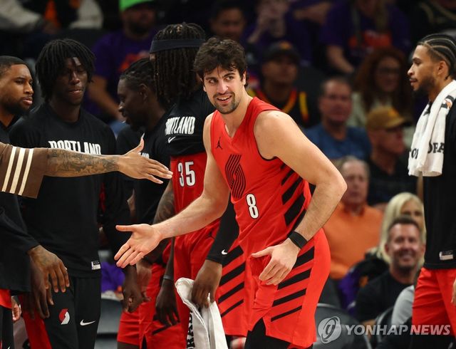 포틀랜드의 데니 아브디야(8번)