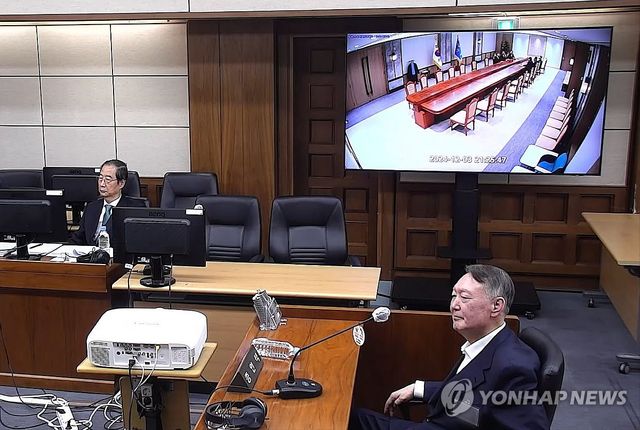 한덕수 내란 재판에 증인으로 출석한 윤석열