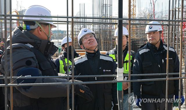 패트롤 점검 실시하는 김영훈 장관