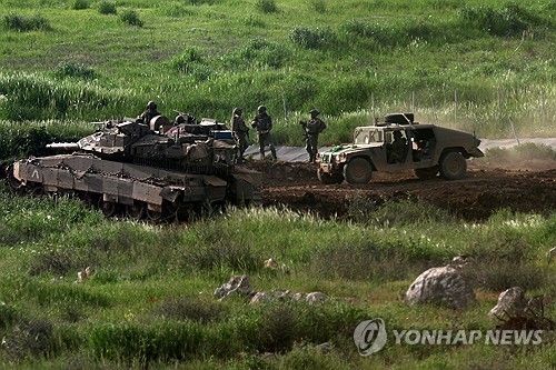 레바논 남부 지역에 투입된 이스라엘군 탱크