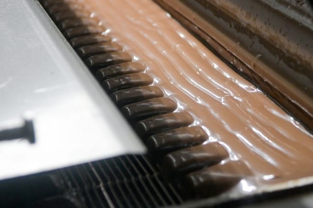 기사와 상관없는 자료사진입니다. 실제 초콜릿 바 생산 공장 사진입니다. 