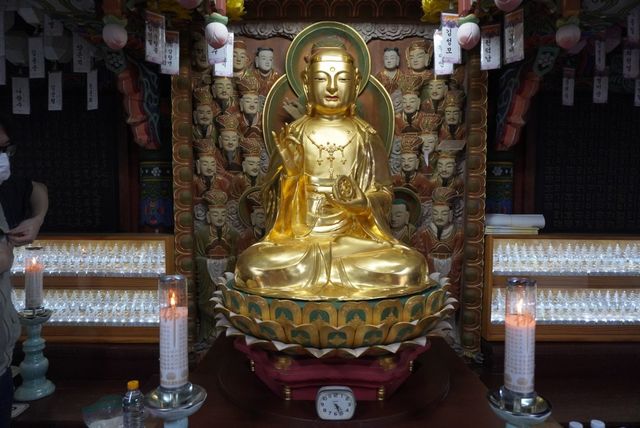 도솔암 금동지장보살좌상