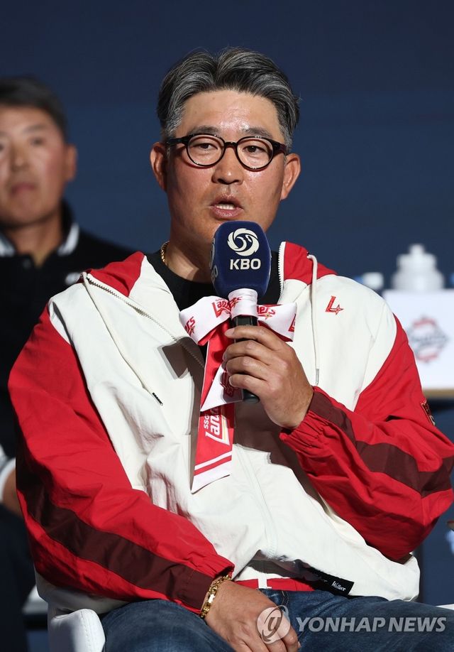 출사표 밝히는 SSG 이숭용 감독