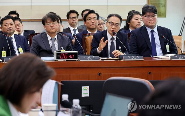 답변하는 이원석 전 검찰총장