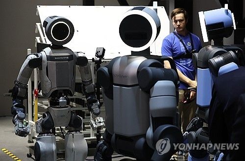 한 곳에 모인 아틀라스들