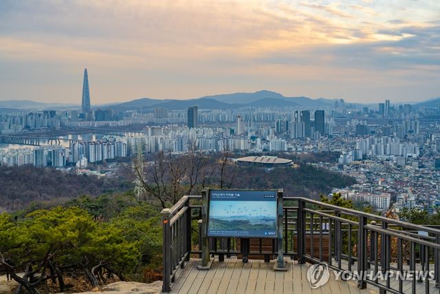 외국인 등산객의 사랑 받는 아차산