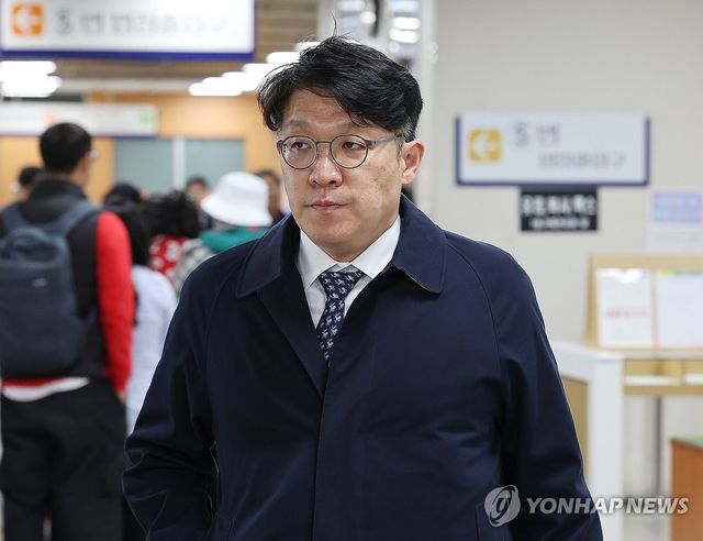 법정 향하는 김상민 전 부장검사