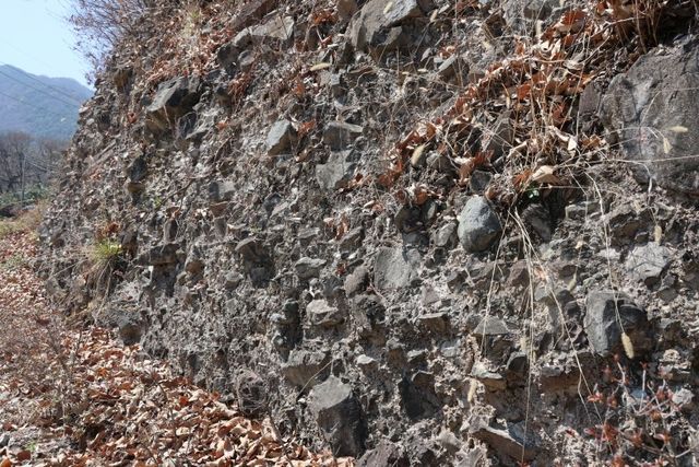 운석 충돌로 생성된 지형