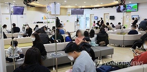 독감 유행에 붐비는 어린이병원
