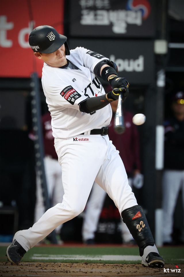 시즌 6호 홈런으로 이 부문 리그 1위로 나선 kt 장성우