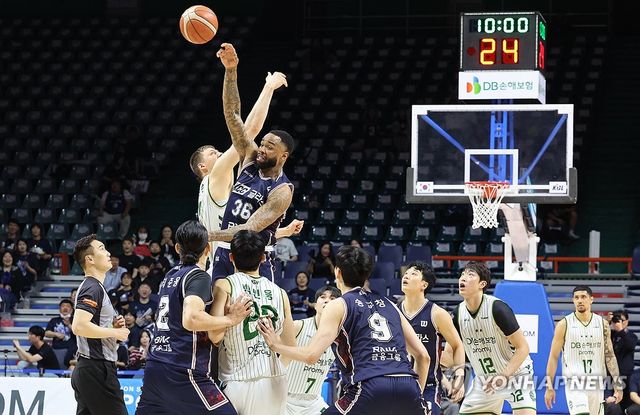 프로농구 KCC- DB 경기 시작