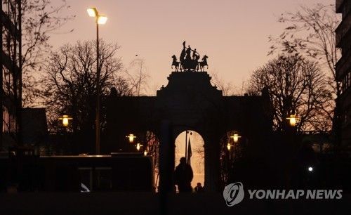 벨기에 생캉트네르 공원의 개선문 [EPA 연합뉴스 자료사진. 재판매 및 DB 금지] 