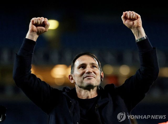 코번트리의 EPL 승격에 기뻐하는 프랭크 램퍼드 감독. 