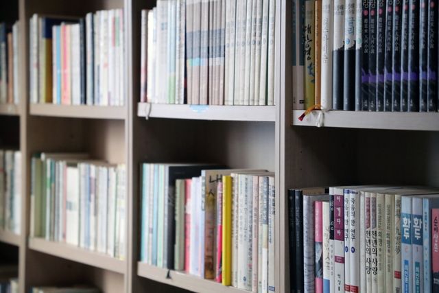 속초 마을도서관 잇-다 내부