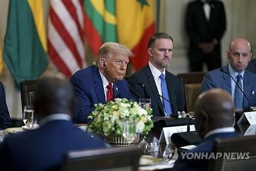 작년 7월 9일(현지시간) 백악관에서 아프리카 5개국 정상과 만난 트럼프 미국 대통령[UPI 연합뉴스 자료사진. 재판매 및 DB 금지]