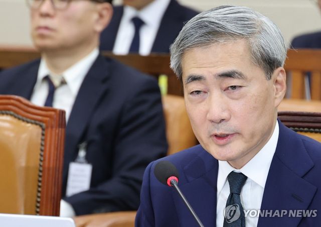 질의에 답하는 신현송 한국은행 총재 후보자