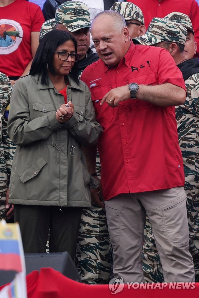 델시 로드리게스와 디오스다도 카베요