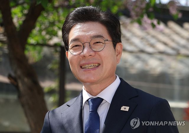 미소 보이는 정원오 후보