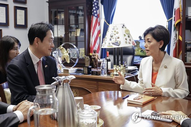 '동아태 소위원장' 영 김 하원의원 만난 국민의힘 장동혁 대표