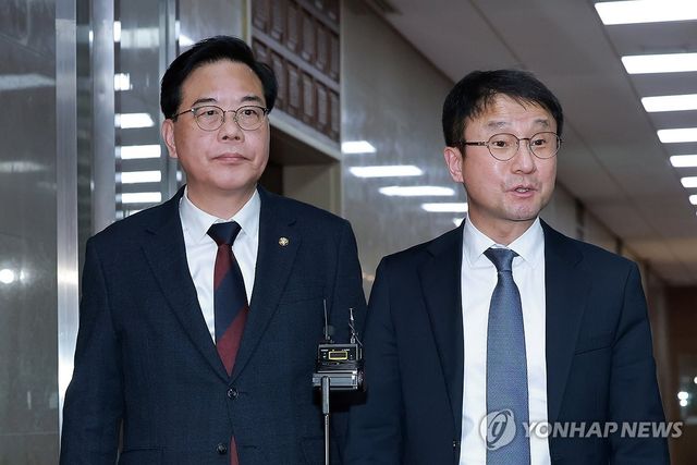 더불어민주당-국민의힘