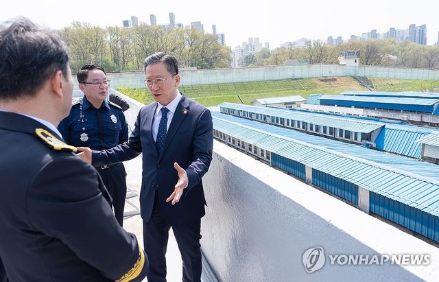 교정시설 현장 진단 나선 정성호 법무장관