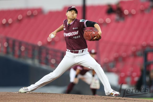 키움 히어로즈 우완 하영민