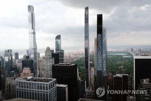 뉴욕 맨해튼 미드타운의 초고가 주거용 마천루들 