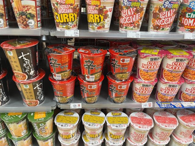 농심 신라면과 닛신 컵누들