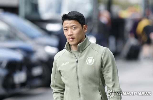 경기장에 도착한 황희찬