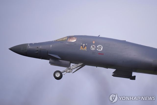 미군 B1-B 랜서 폭격기