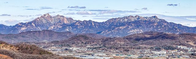행주산성에서 바라본 북한산 [사진/임헌정 기자]