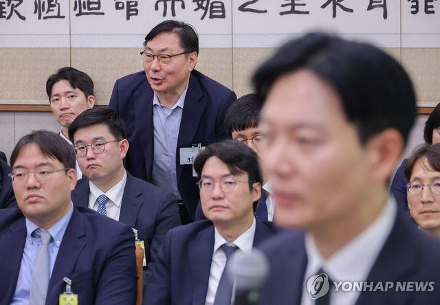 법사위서 발언권 요청하는 이화영 전 경기도 평화부지사